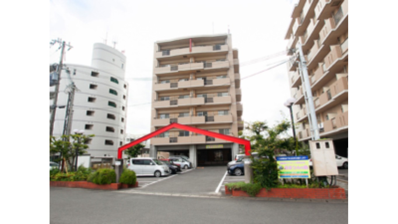 【常勤職員】住宅型有料老人ホームの介護職員/有資格者募集*週5日フルタイム!完全週休2日制*