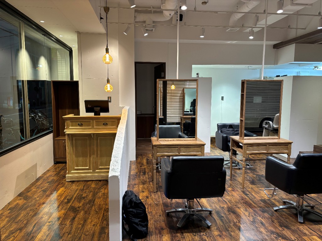 週一日~の勤務可、ママさん美容師、ブランクあり美容師Wワーク可