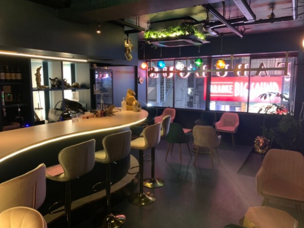飲食店TONARI CAFEでの正社員募集